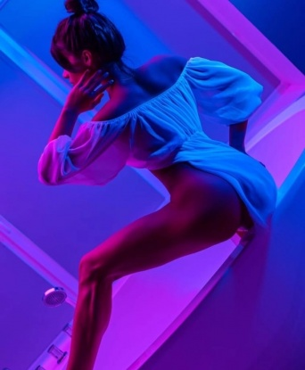 Возьми меня в свои руки и я покажу тебе настоящее удовольствие 💋💦 Я знаю, как доставить тебе незабываемые моменты блаженства, будь то страстный эротический массаж или жаркий секс. Фото в моем альбоме гарантируют мою реальность и великолепную внешность. У меня есть отличные отзывы от моих довольных клиентов, которые подтверждают мою высокую профессиональность и умение угадывать каждое твое желание. Жду тебя в Москве для незабываемой встречи! 🌇🌃 Вероника